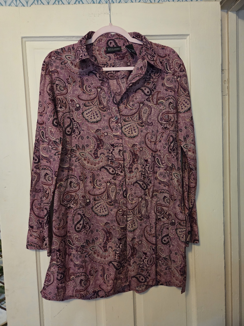 Charming Paisley Pink Button-Front Women's Dress Shirt - Unknown Brand